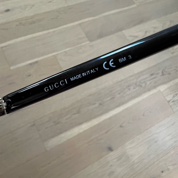 Gucci Sunglasses with Case - Picture 8 of 8